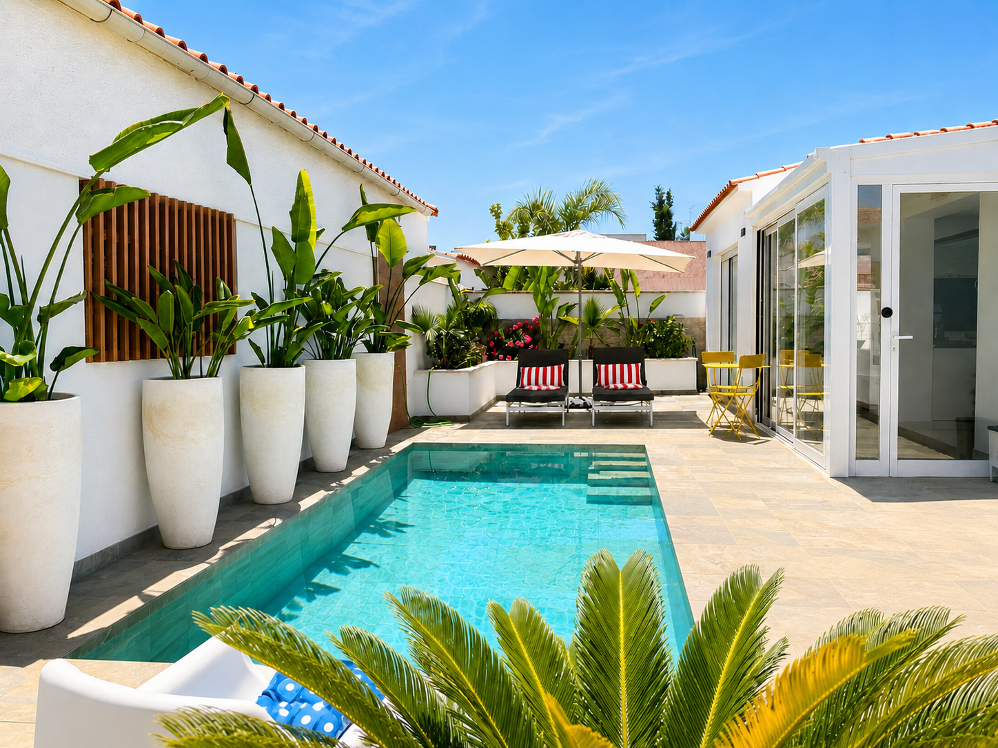 Casita del Flamenco — piscina y terraza